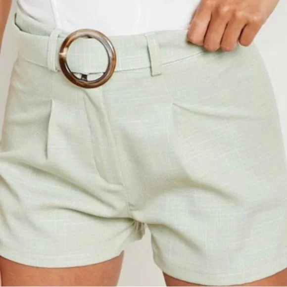 Boohoo Petite Linen Buckle Shorts - Picture 3 of 3